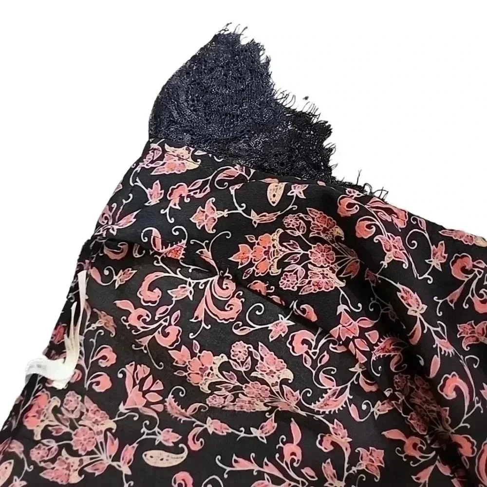 KIMCHI Blue floral and Lace Satin Romper. Size xsmall - Picture 3 of 6